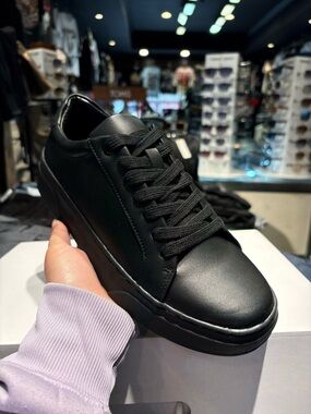 Men's Classic Black Leather Sneaker - Minimalist Low-Top Faranzi
